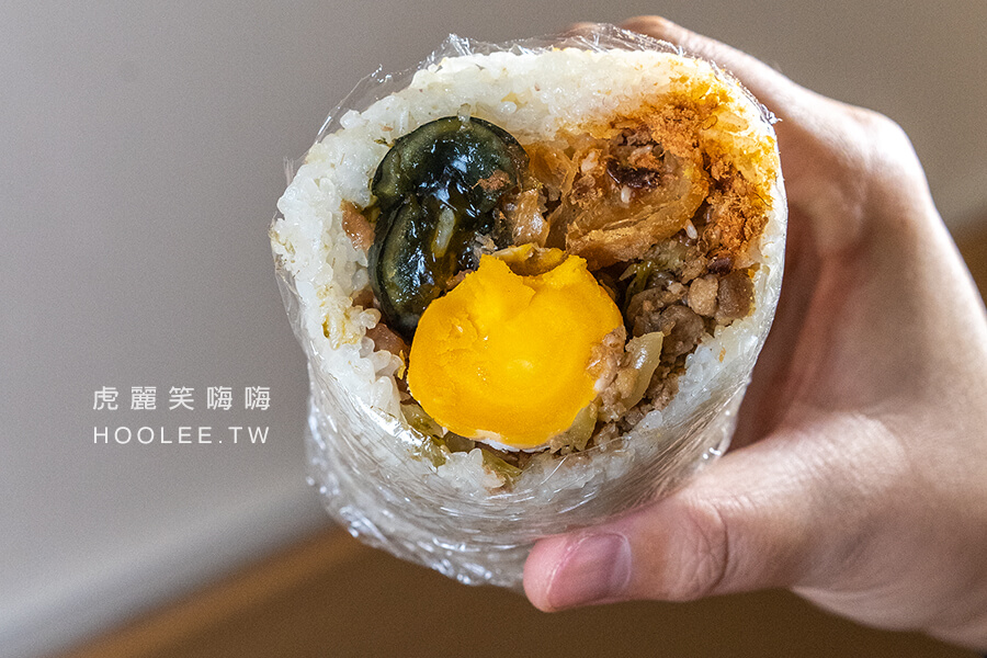 五分鐘找餐仁武店高雄早午餐飯糰推薦黑金雙享65元鹹蛋 皮蛋 虎麗笑嗨嗨