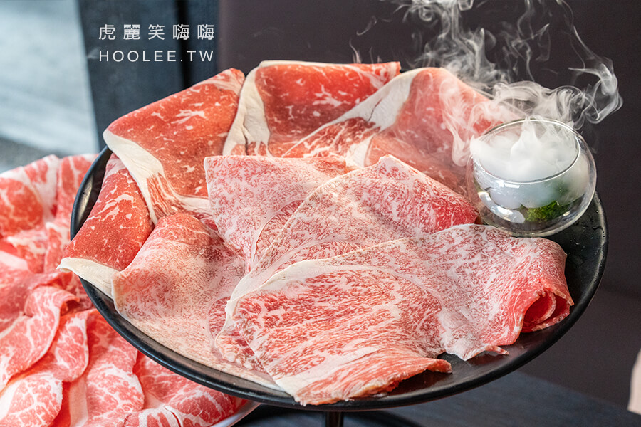 舞古賀鍋物專門店 高雄火鍋推薦 日美和牛雙拼套餐 日本A5和牛：熊本和牛(梅花) 美國和牛：(肋眼部位)